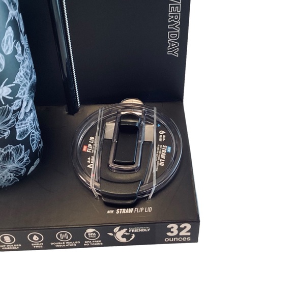 HydraPeak Water Bottle Tumbler Voyager 32oz Stainless Steel SKULLS & FLOWERS BLK - Picture 2 of 6